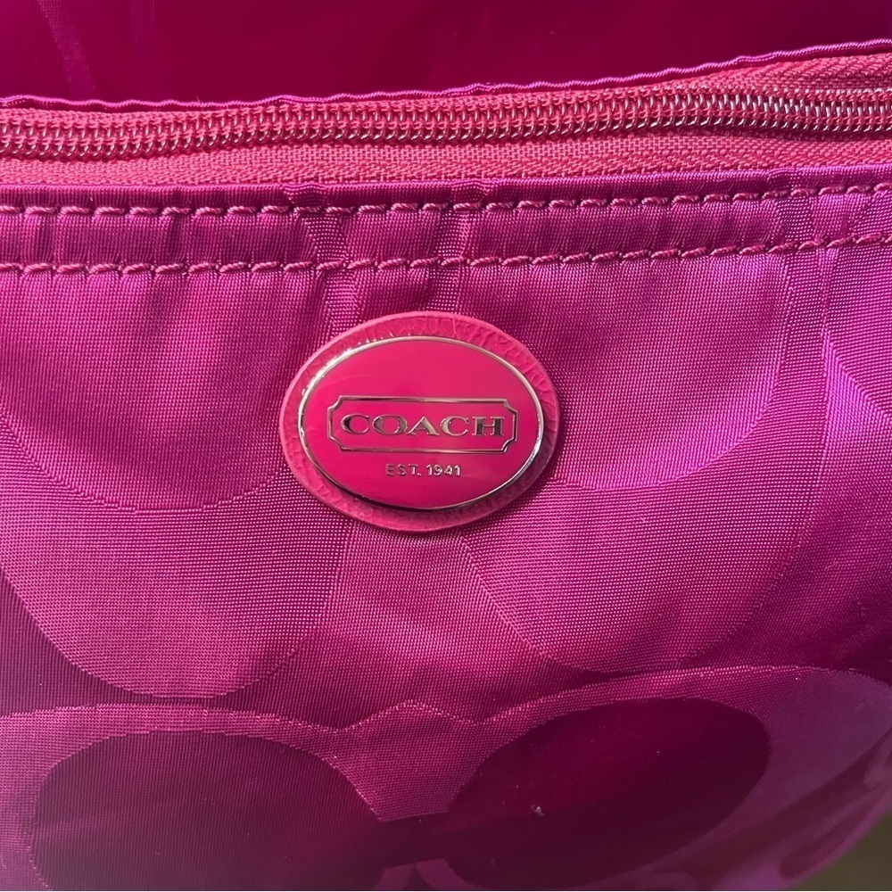 COACH Signature Pink Monogram Weekender Shoulder Bag Snap on Int. Matching Pouch - Picture 10 of 14